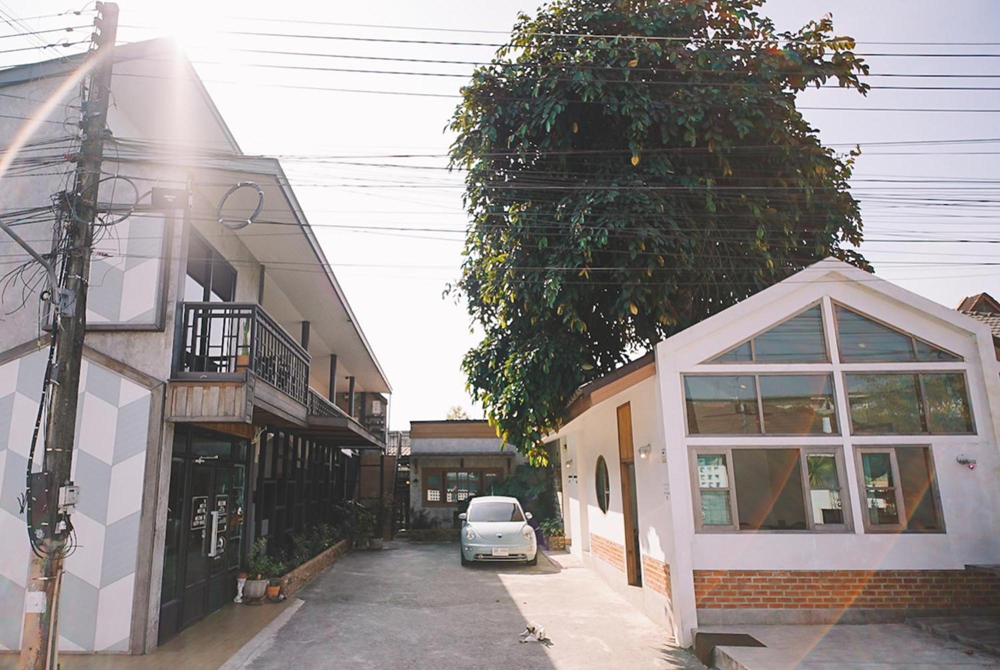 Sleepy House Chiang Rai Bed and Breakfast Eksteriør billede