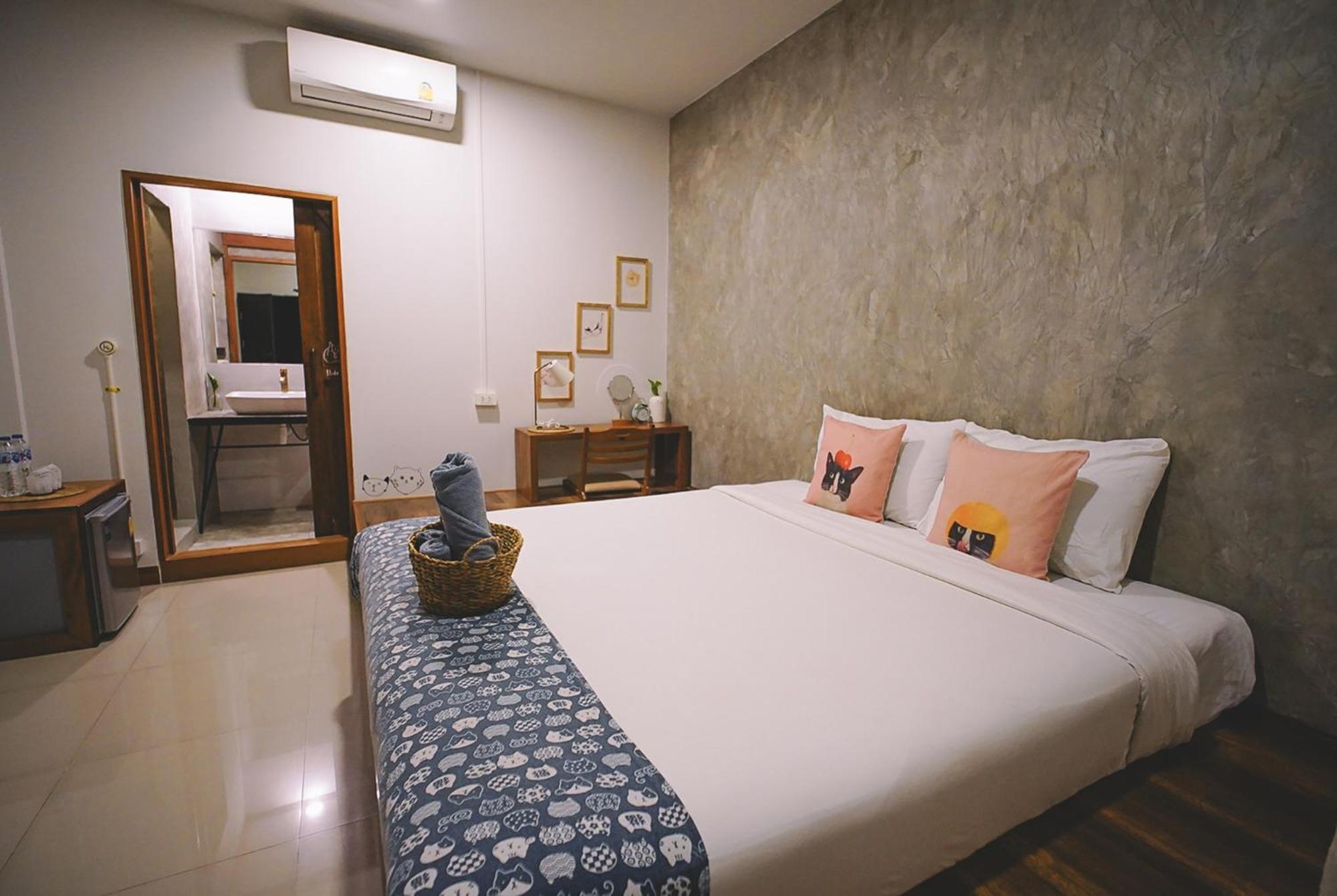 Sleepy House Chiang Rai Bed and Breakfast Eksteriør billede